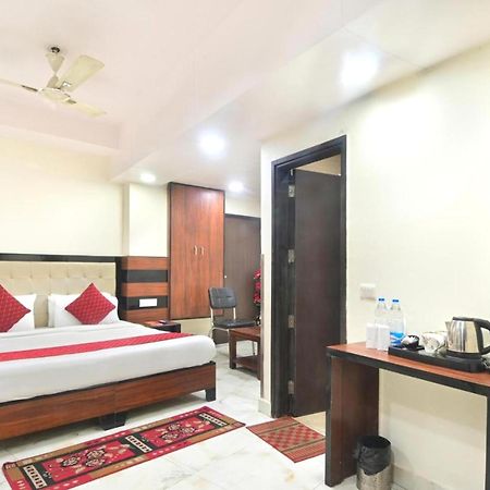 Hotel Emporio View - New Delhi Railway Station - Paharganj Buitenkant foto