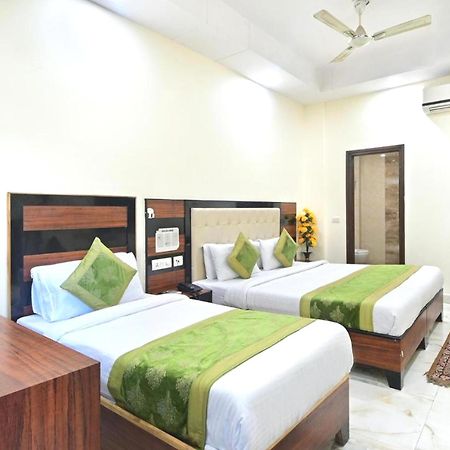 Hotel Emporio View - New Delhi Railway Station - Paharganj Buitenkant foto