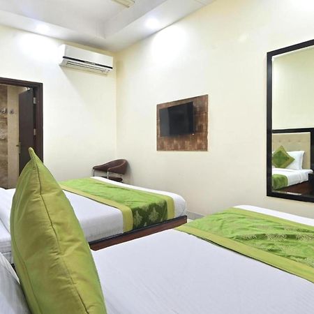 Hotel Emporio View - New Delhi Railway Station - Paharganj Buitenkant foto