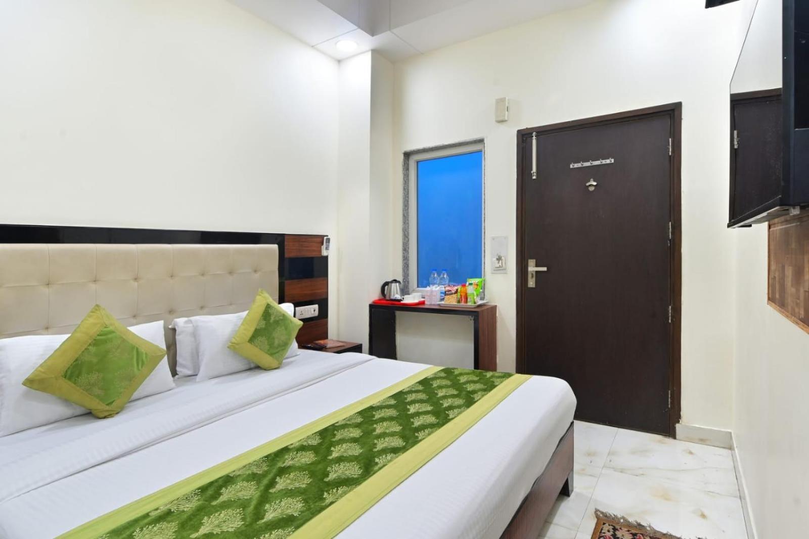 Hotel Emporio View - New Delhi Railway Station - Paharganj Buitenkant foto