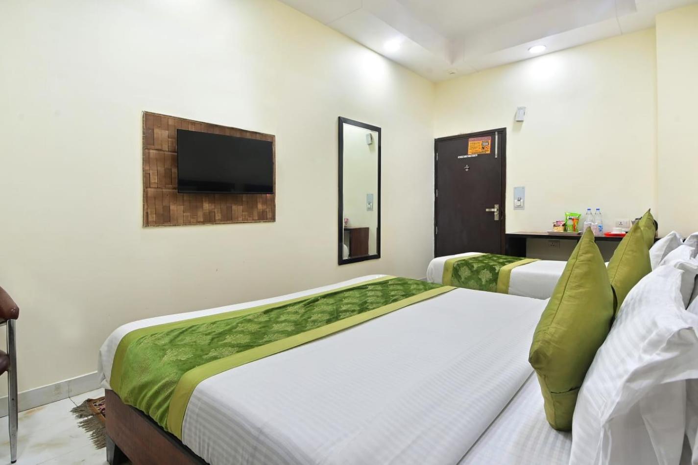Hotel Emporio View - New Delhi Railway Station - Paharganj Buitenkant foto