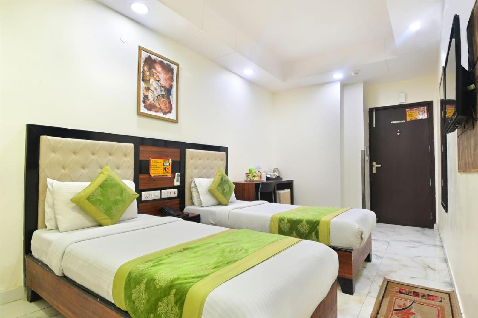 Hotel Emporio View - New Delhi Railway Station - Paharganj Buitenkant foto