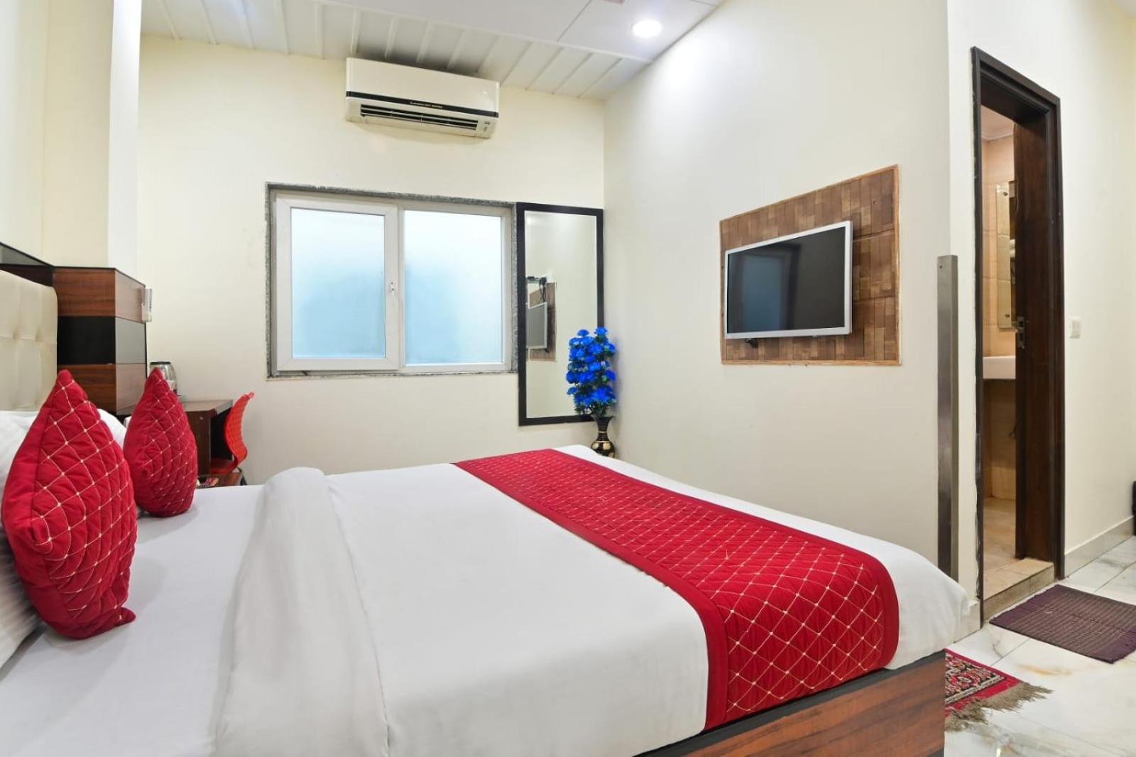 Hotel Emporio View - New Delhi Railway Station - Paharganj Buitenkant foto