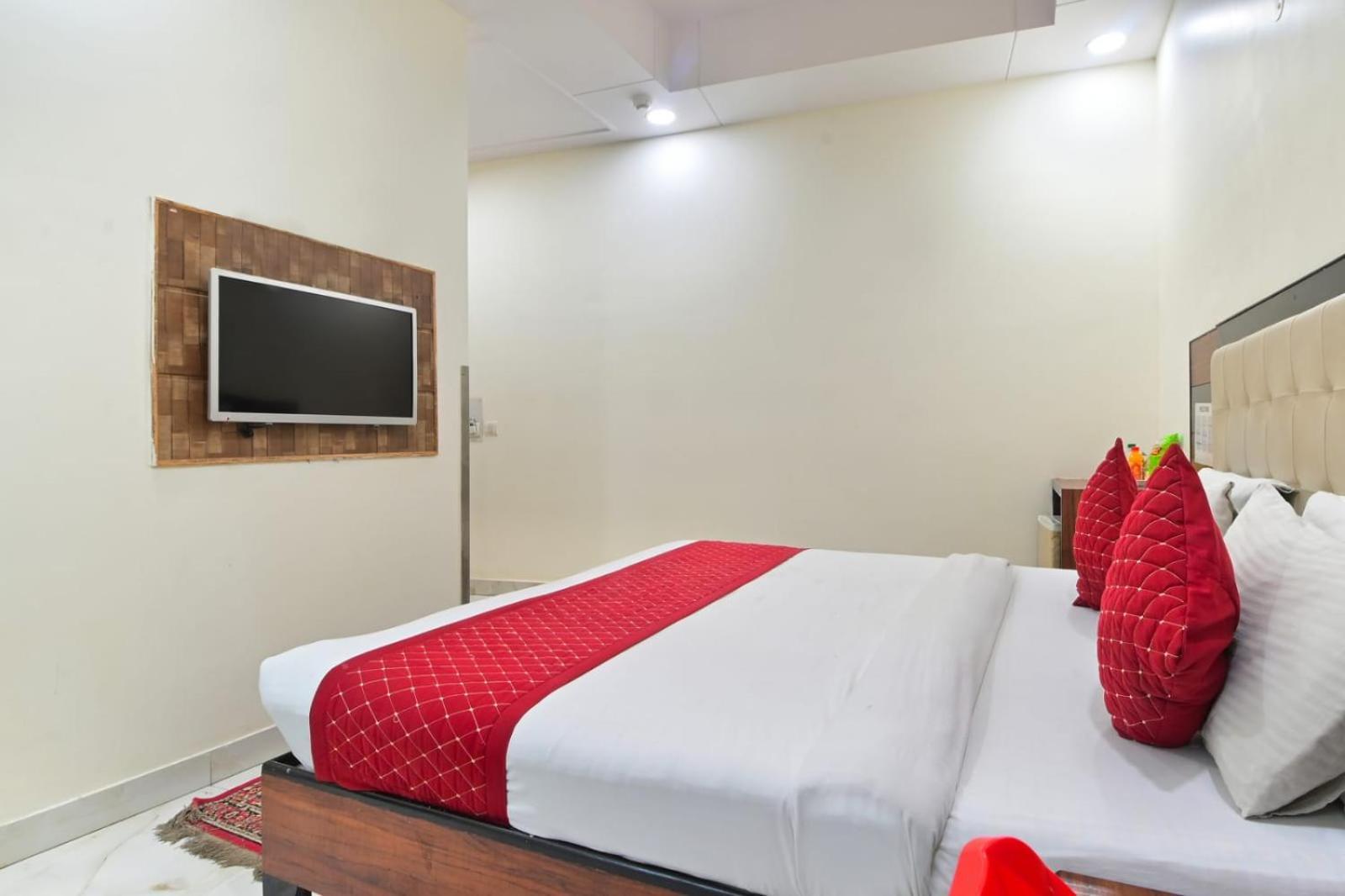 Hotel Emporio View - New Delhi Railway Station - Paharganj Buitenkant foto