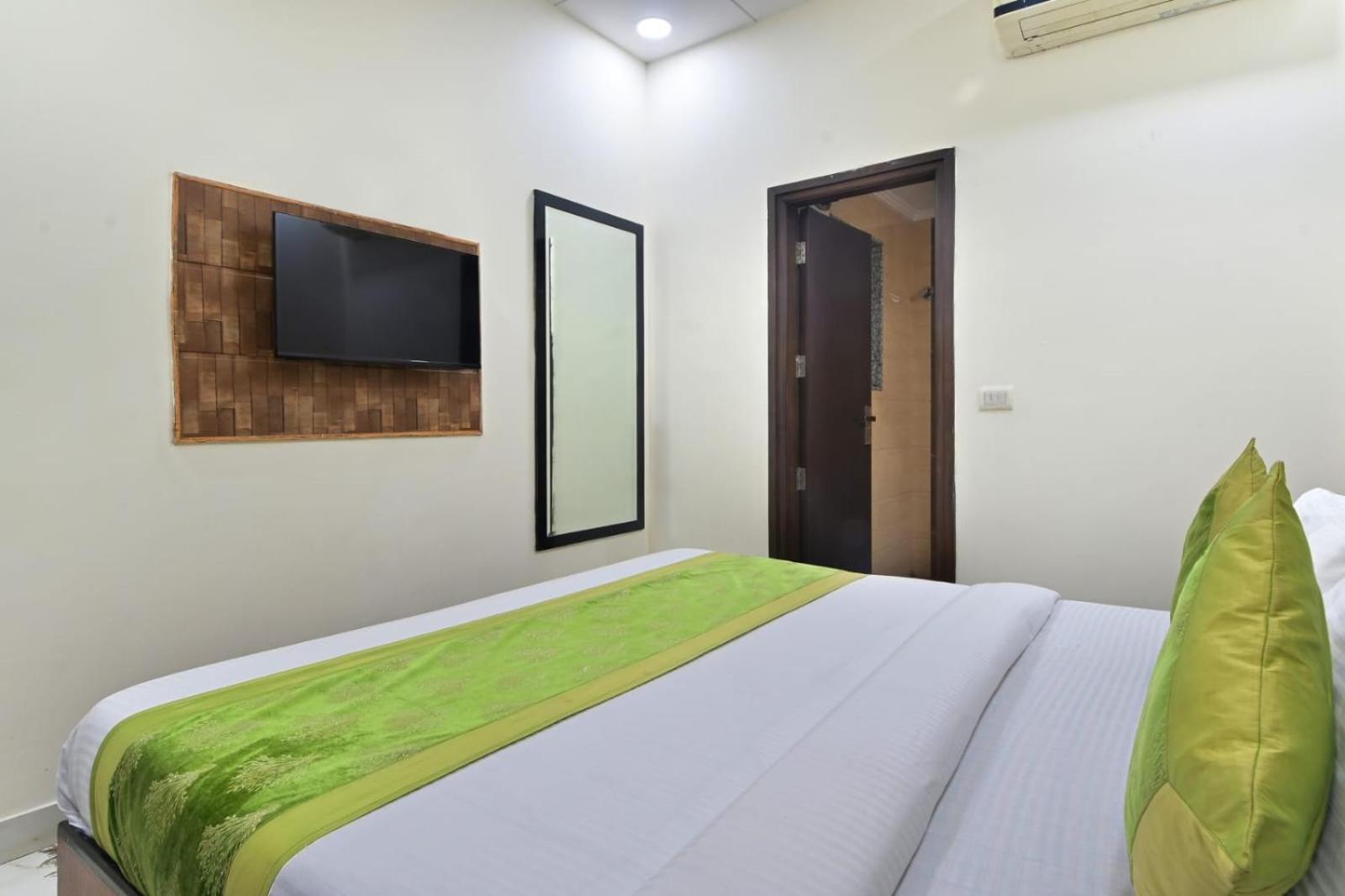 Hotel Emporio View - New Delhi Railway Station - Paharganj Buitenkant foto