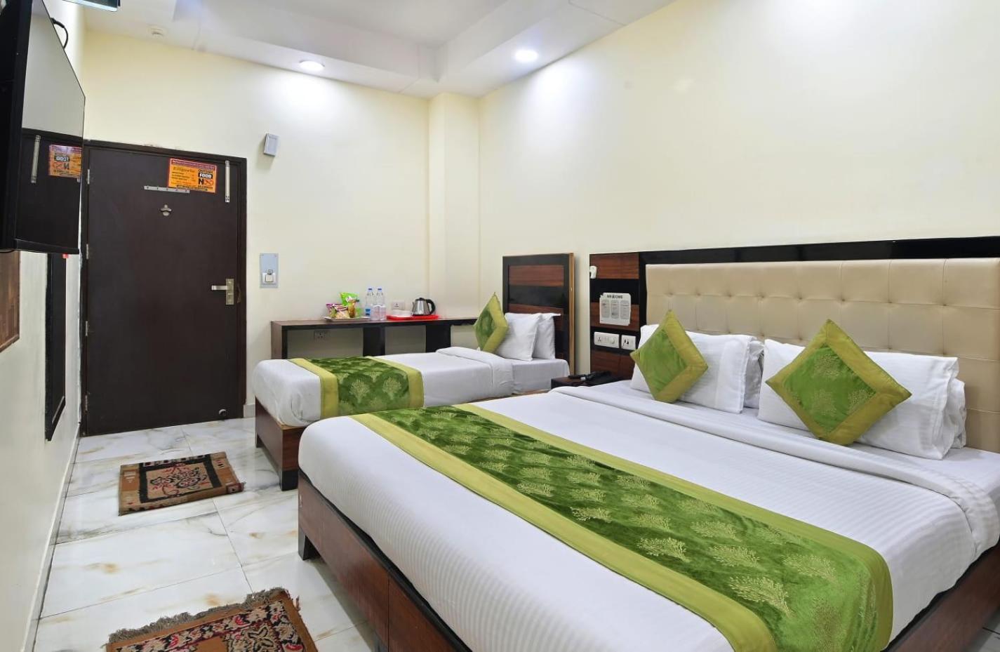 Hotel Emporio View - New Delhi Railway Station - Paharganj Buitenkant foto