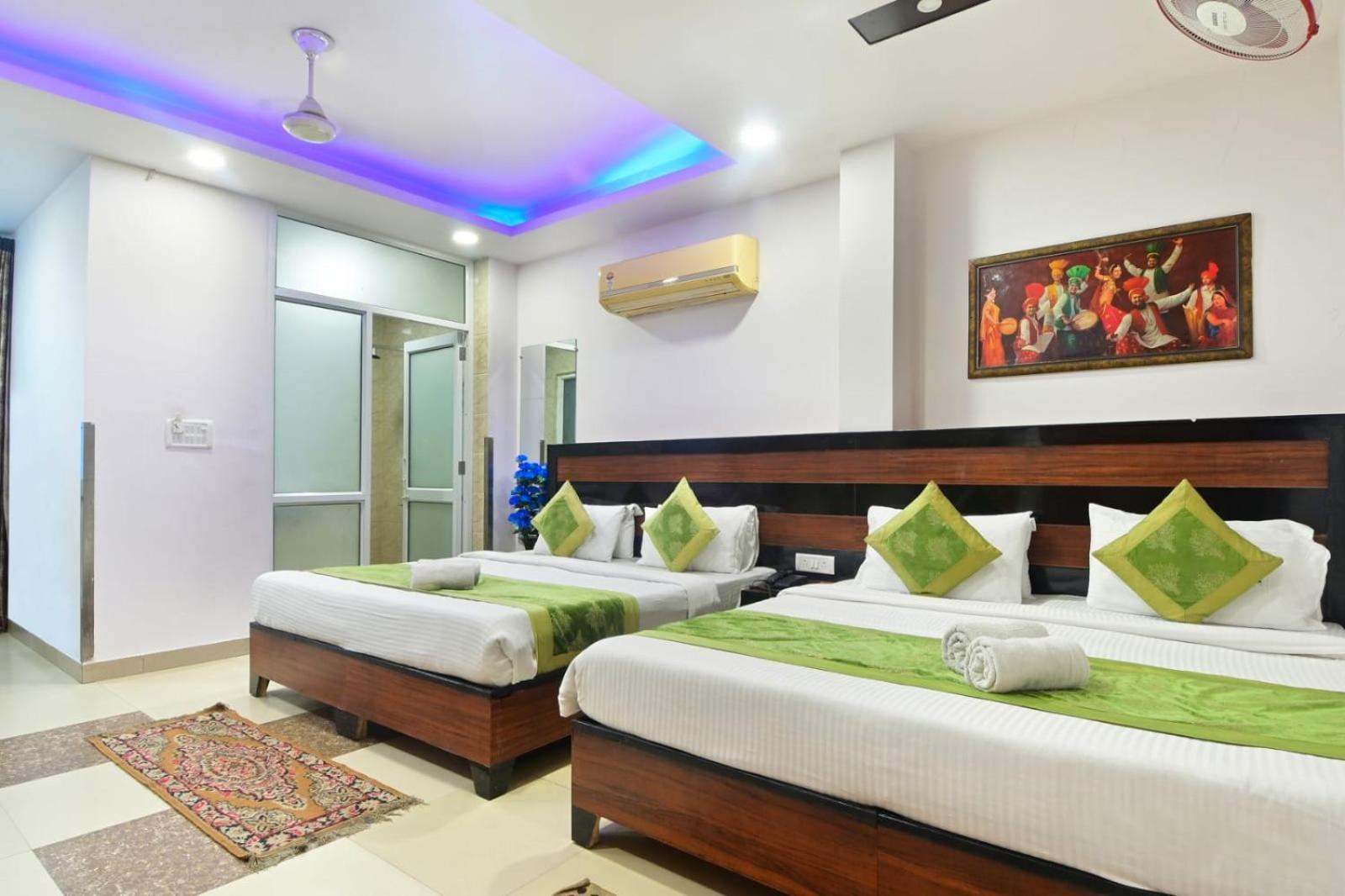 Hotel Emporio View - New Delhi Railway Station - Paharganj Buitenkant foto