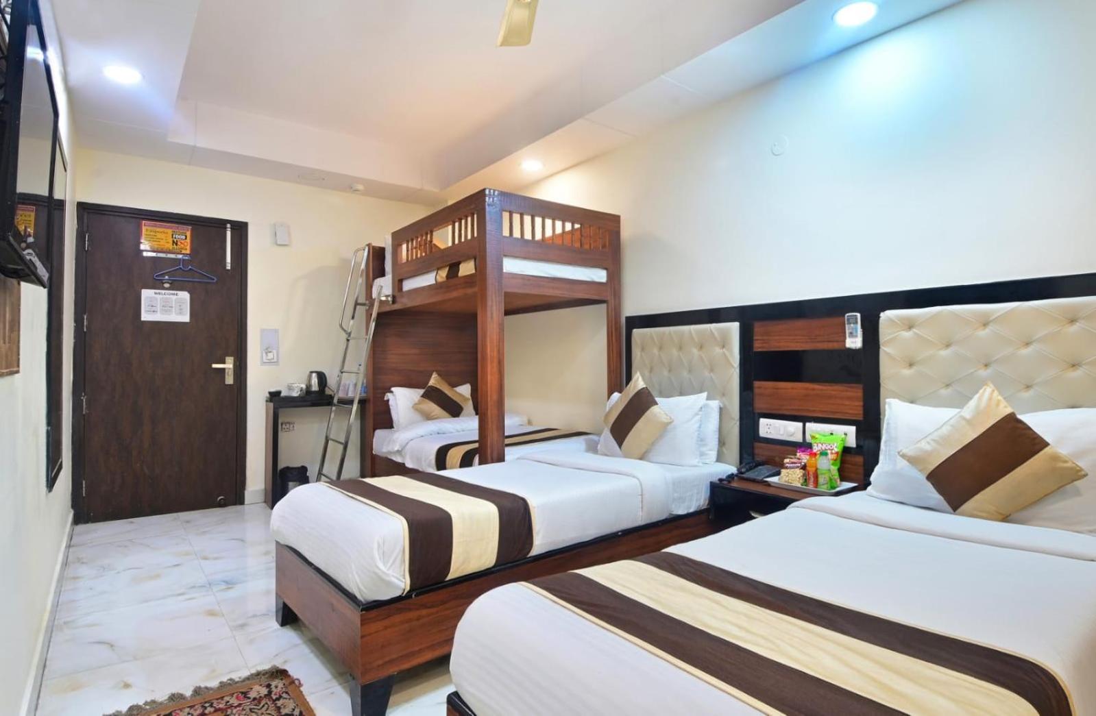 Hotel Emporio View - New Delhi Railway Station - Paharganj Buitenkant foto