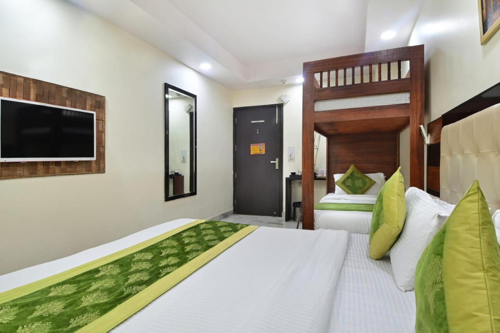 Hotel Emporio View - New Delhi Railway Station - Paharganj Buitenkant foto
